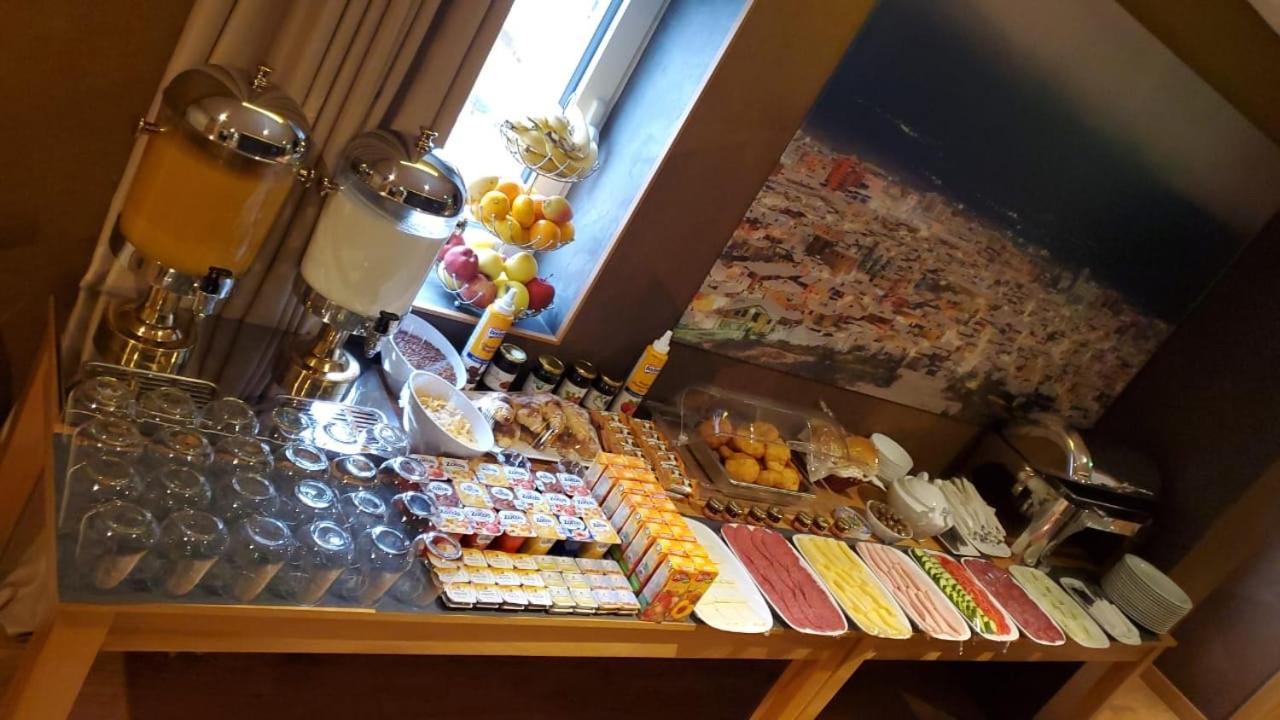Richmond Hotel Korça Exteriör bild