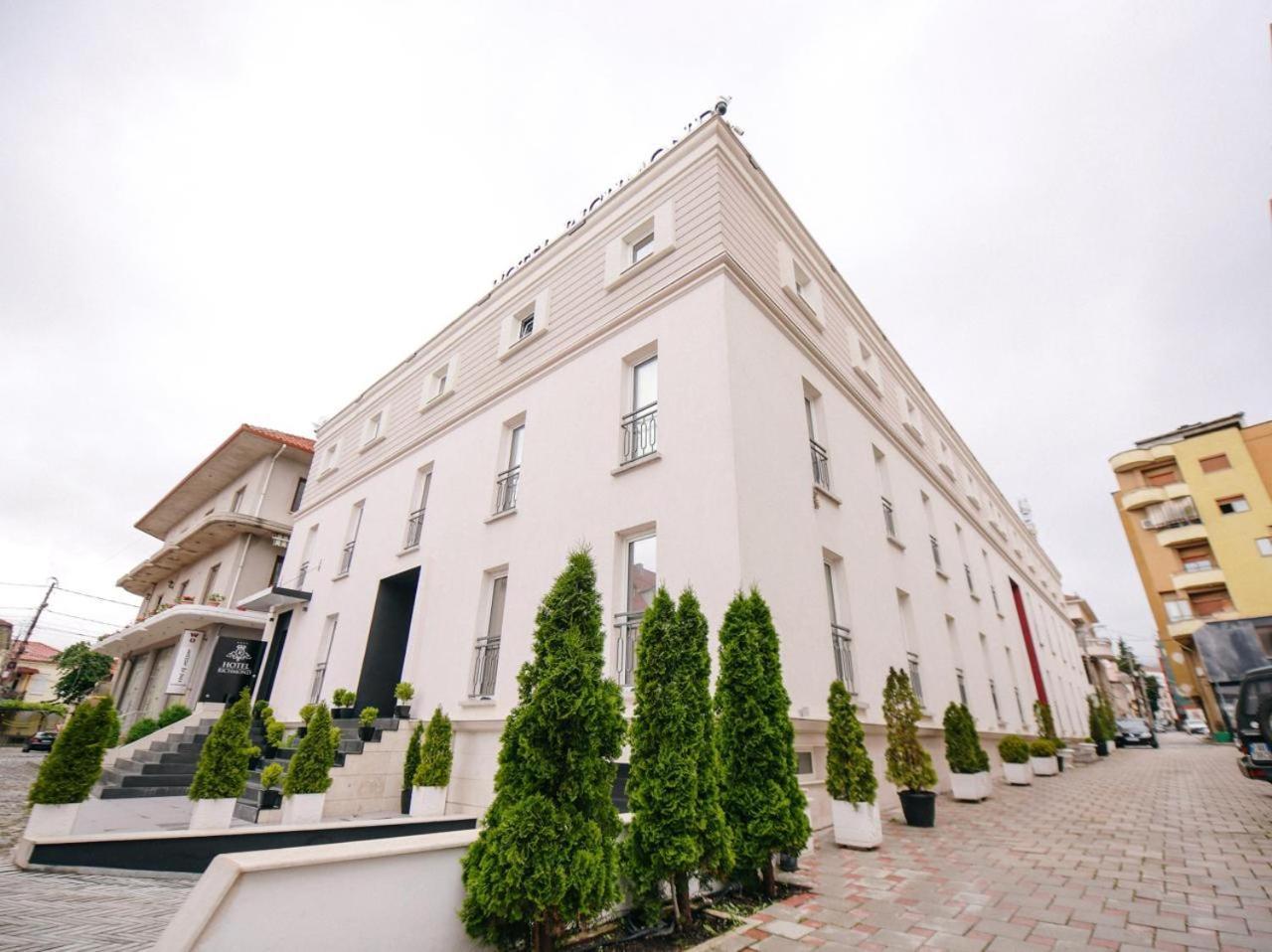 Richmond Hotel Korça Exteriör bild