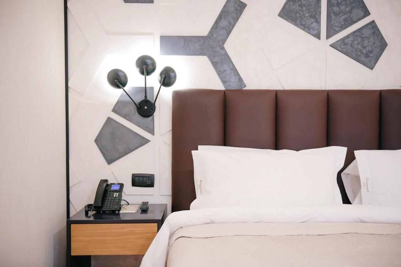 Richmond Hotel Korça Exteriör bild