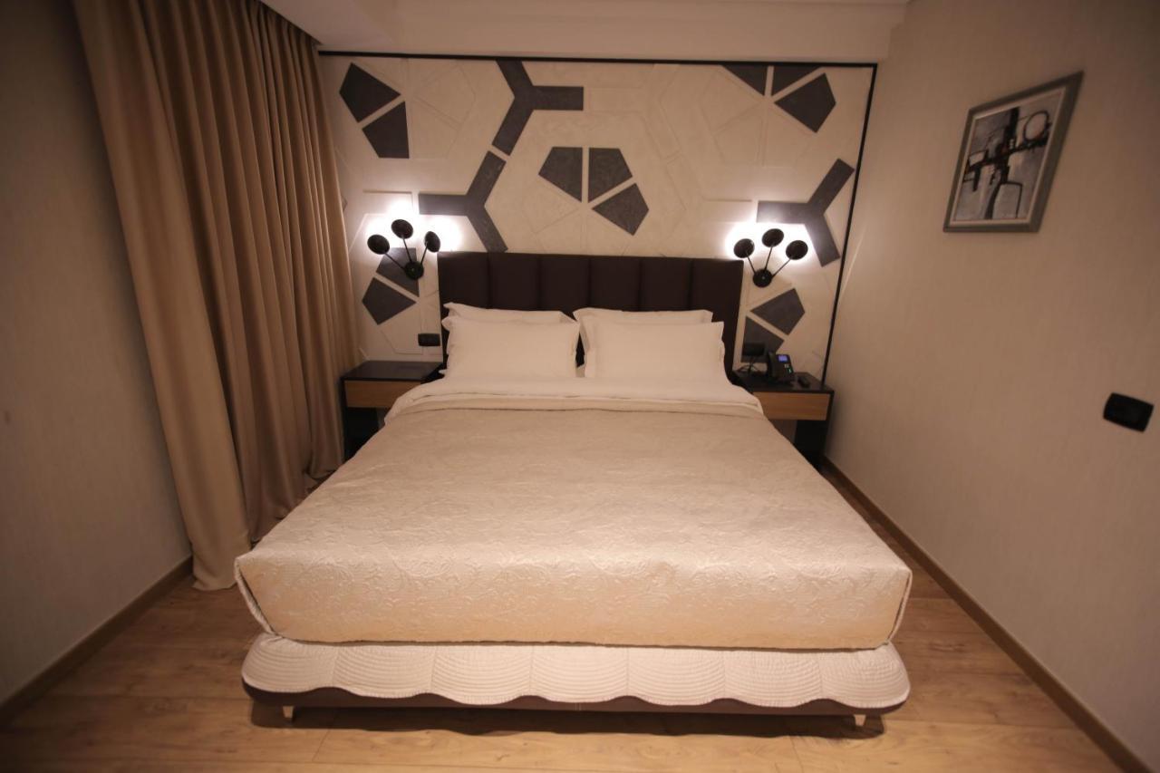 Richmond Hotel Korça Exteriör bild